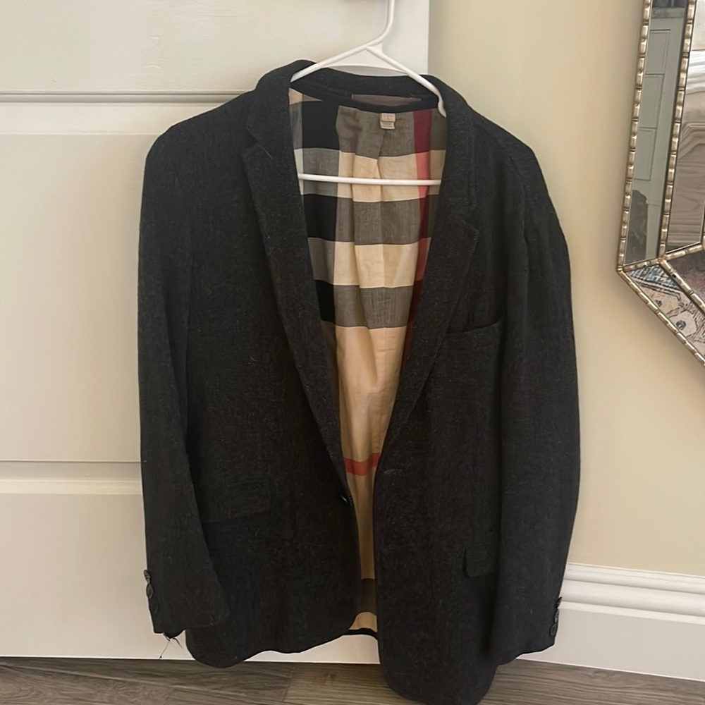 Large burberry blazer (unisex)